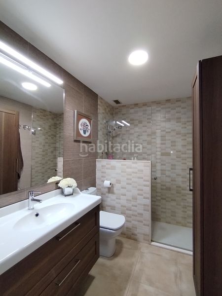 Foto 893eaab3-d13d-4205-85c3-ab763850f819. Casa adossada amb calefacció aparcament piscina a Alcoi