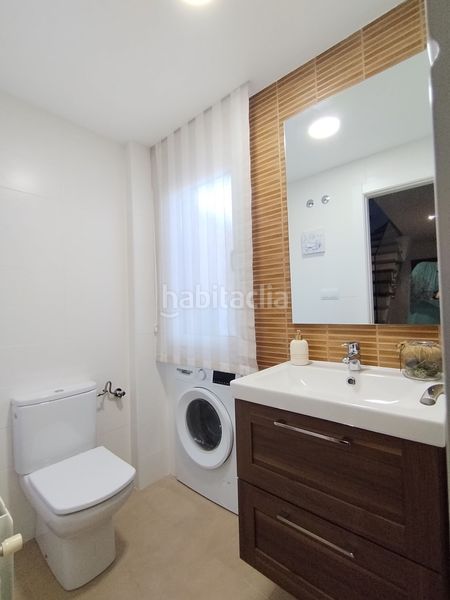 Foto d5a0f3b2-3d80-45db-a185-e6caedfbda32. Casa adossada amb calefacció aparcament piscina a Alcoi