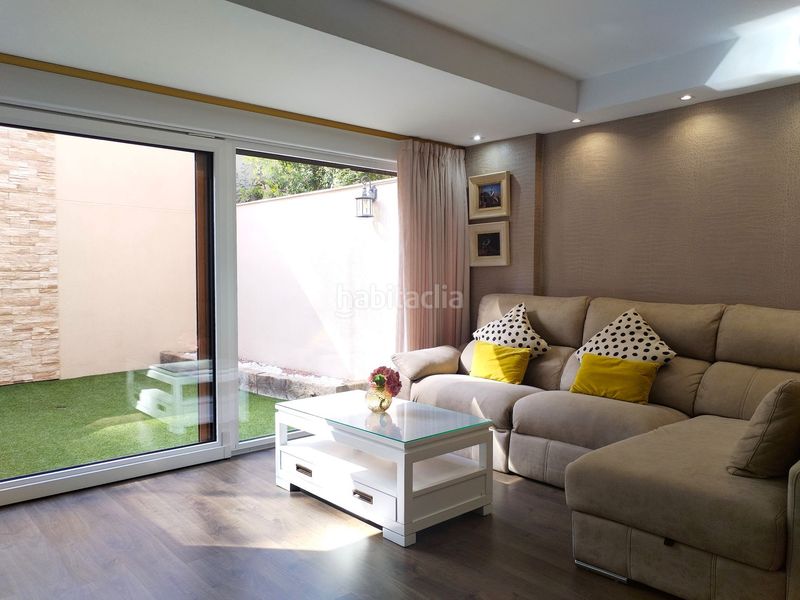 Foto e6f5f2e5-8c76-471a-8985-534b45abad58. Casa adossada amb calefacció aparcament piscina a Alcoi
