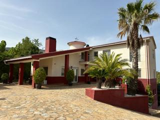 Casa a Cocentaina. Chalet venta urbanización gormaig