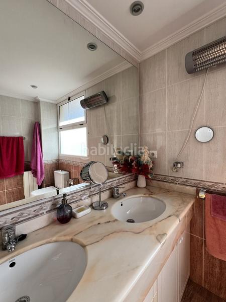 Foto dccbe0d8-a1dc-4f2e-bd4f-9ba8057d5c32. Casa adossada amb calefacció aparcament piscina a Alcoi