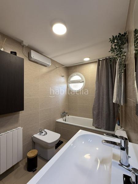 Foto b93c44d2-c1ff-4b6e-8795-6baf4a0ee9c6. Casa adossada amb calefacció aparcament piscina a Alcoi