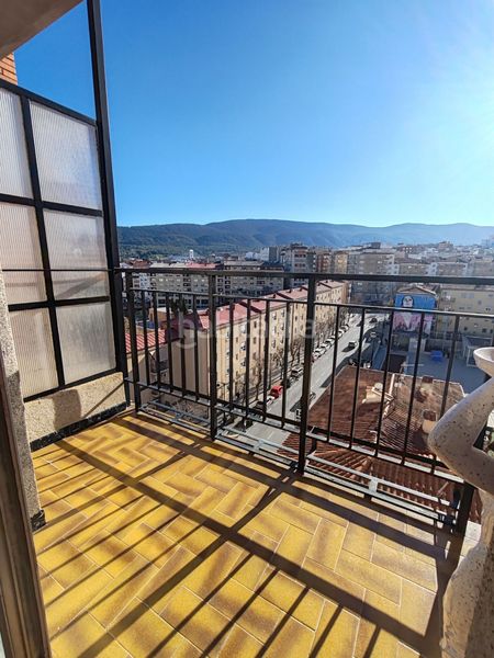 Foto bcbc8ba3-7899-48c7-8873-925fd6f325d4. Flat in Eixample Alcoi