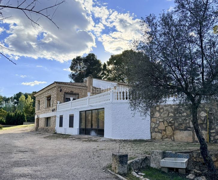 Foto 231a3bf5-b7ec-495b-8cd6-fd3e389dfcfa. Casa amb calefacció piscina a Batoi Alcoi