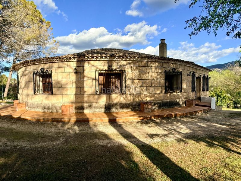 Foto 5a653063-4031-43a3-8f77-d55cf28e1538. Casa amb calefacció piscina a Batoi Alcoi