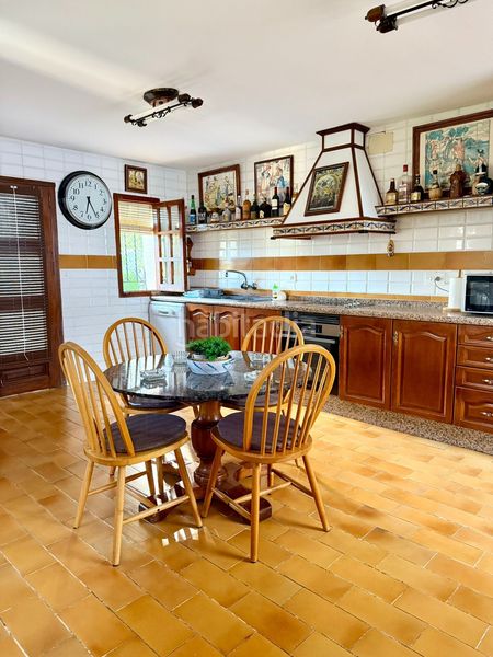 Foto 98805004-8688-4da3-ad06-069420df69a7. Casa amb calefacció piscina a Batoi Alcoi