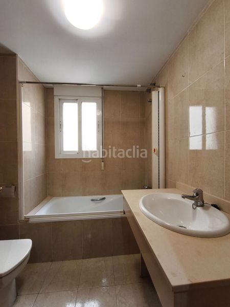 Foto f3ce2dbf-181f-4044-af9a-871db9ea6a22. Pis amb calefacció a Zona Nord Alcoi