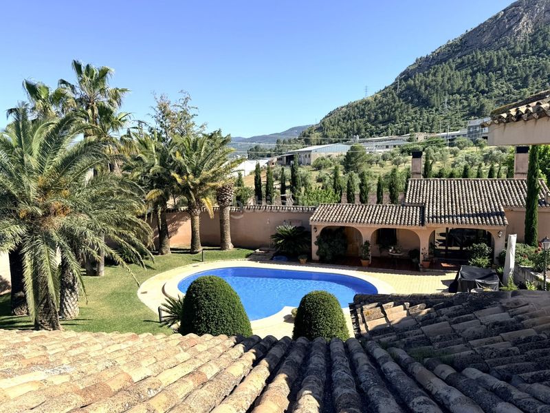 Foto e351113f-0f1e-4fd7-9f1b-a542098d3429. Casa amb calefacció aparcament piscina a Cocentaina