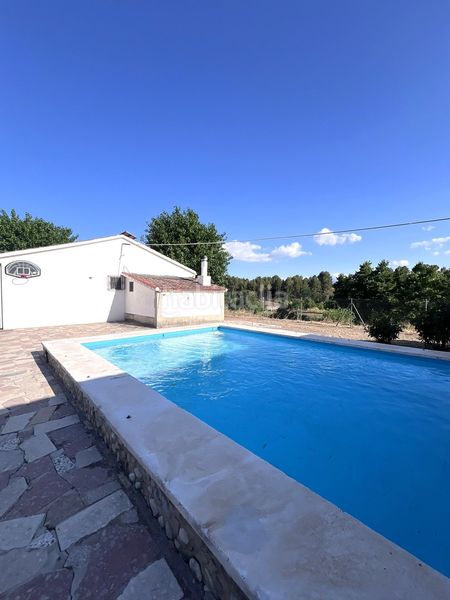 Foto abd91a77-c9c8-4c40-a566-4dcb98fdc0fa. Casa amb piscina a Alcosser