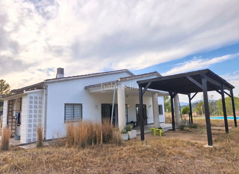 Foto 2c54d0fd-7800-4e5a-a1fa-6cf74a2f467f. Casa chalet venta en Millena
