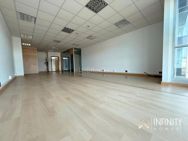 Foto 8932f99d-d22c-46f7-b16d-ce43746f36b7. Alquiler oficina se alquilan oficinas en el edificio arteaga centrum en Derio