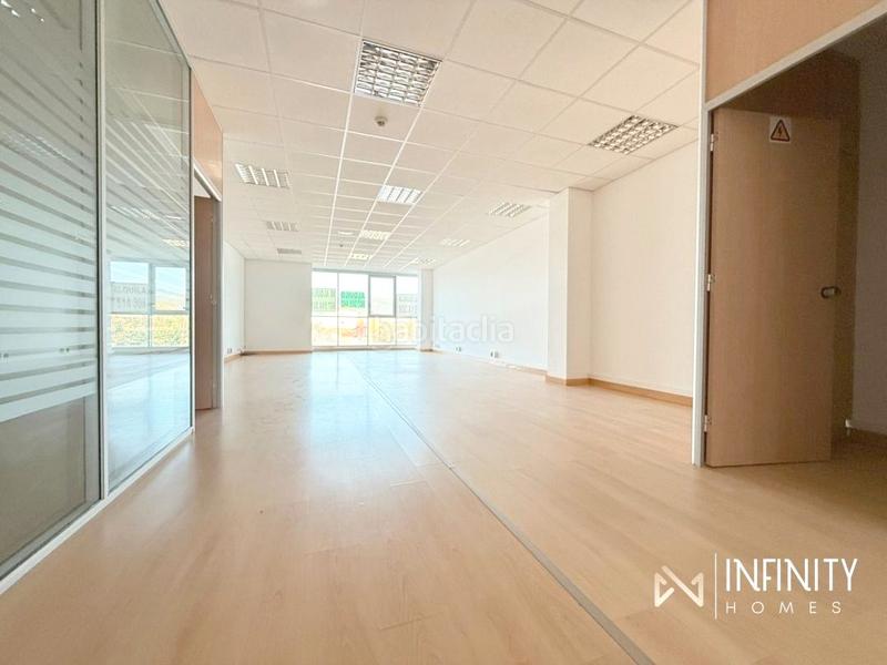 Foto 73b52403-4b08-4aea-b661-0b1dbac102f1. Rent office space with parking in Derio