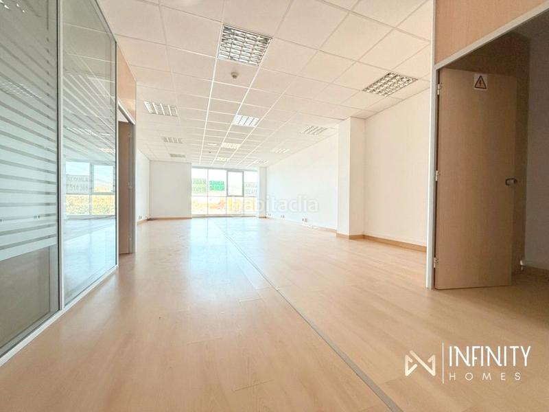 Foto 980d3927-c4ad-4877-9e4e-ee1384e36091. Rent office space with parking in Derio
