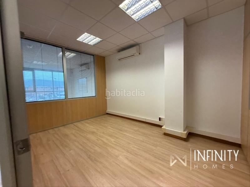 Foto 0b0b1ce6-b21a-468f-ad8c-063d4dabd04d. Location bureau avec parking dans Derio