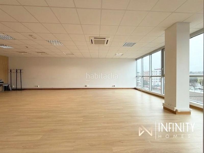 Foto 651671ec-aeb4-48a5-be0a-1c068b86acd8. Location bureau avec parking dans Derio