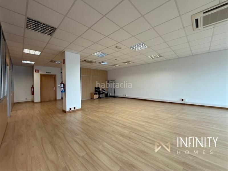 Foto cac3e003-93e3-436d-bfc6-68209a92863e. Location bureau avec parking dans Derio