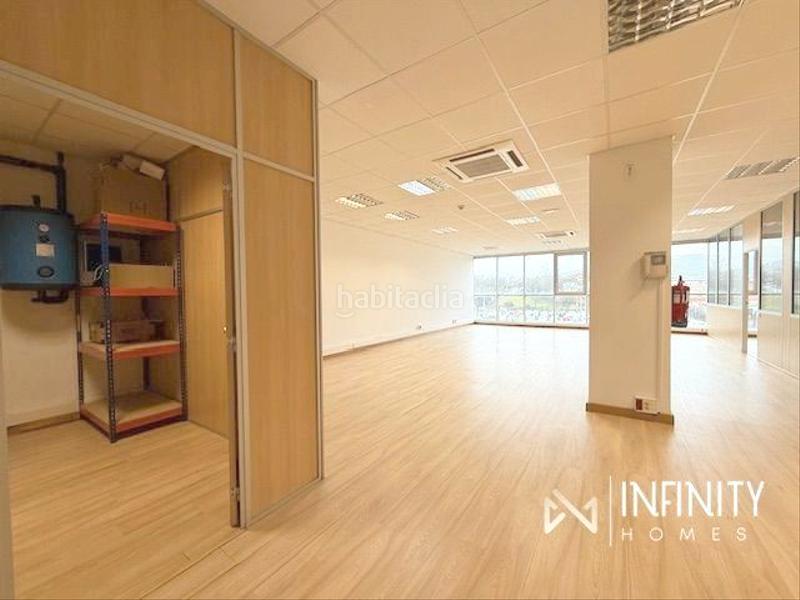 Foto dbcecd0e-6e0f-4714-b1e5-f95d9ed1679d. Location bureau avec parking dans Derio