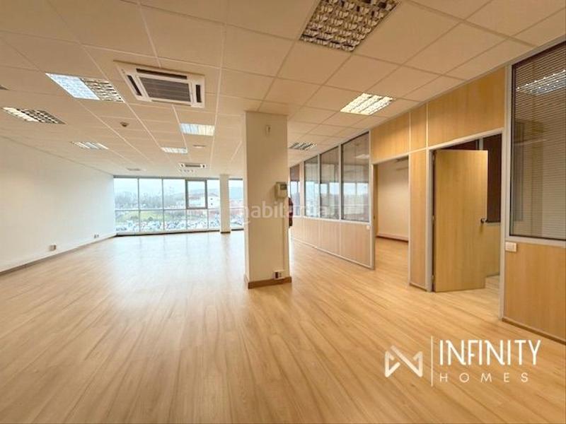 Foto 29575e54-8f07-4af0-81e3-ecf356c73d09. Miete büro mit parking in Derio