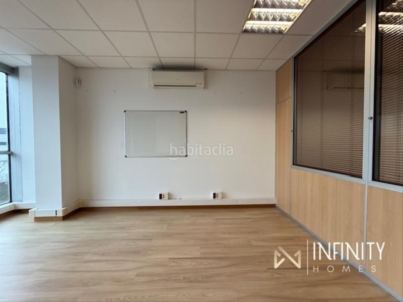 Foto a0785577-94ba-415a-912d-0ff637fd3410. Miete büro mit parking in Derio