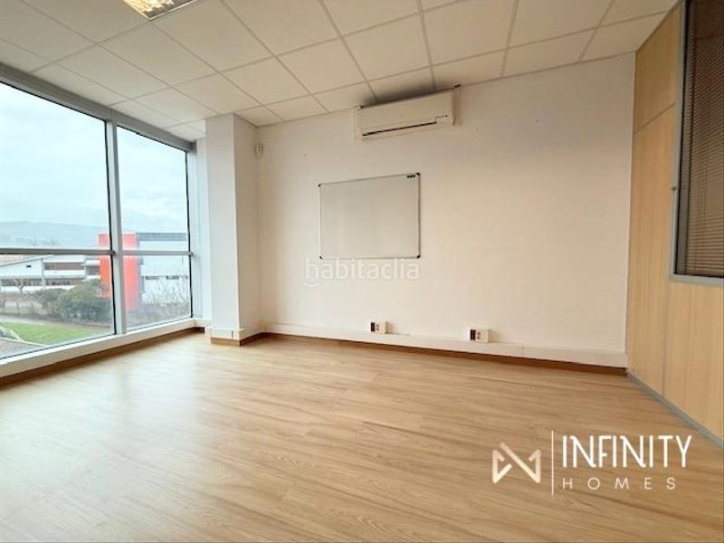 Foto fccc1ff8-9e93-4e74-8d84-27c134dd4fd4. Miete büro mit parking in Derio