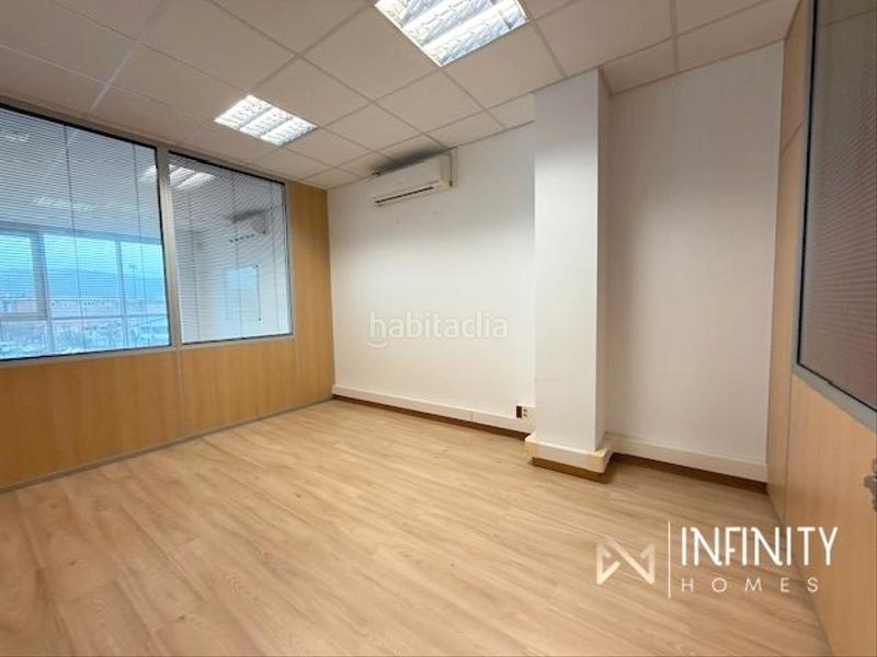 Foto fe6d5325-5d49-4cf0-88cd-c9384b29d7b1. Miete büro mit parking in Derio