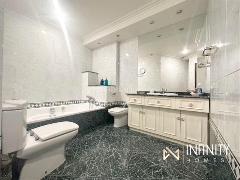 Foto 7ca333e7-a7a9-41d3-ab53-5db06f5c3f03. Alquiler piso se alquila vivienda en abando con opción a parcela de garaje doble. en Bilbao