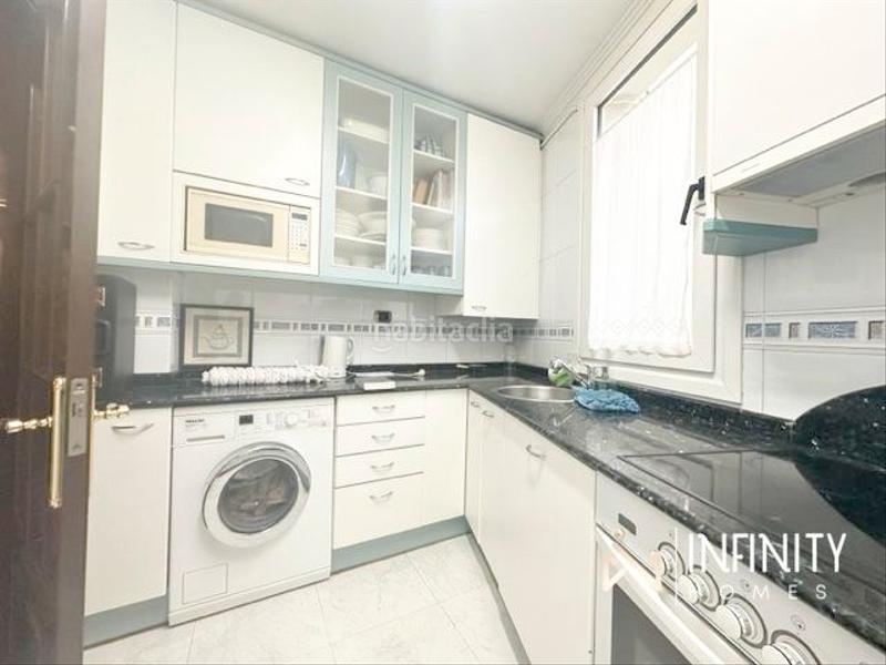 Foto ad35e9c4-63e6-4ecd-85a6-4a263fef8957. Alquiler piso se alquila vivienda en abando con opción a parcela de garaje doble. en Bilbao