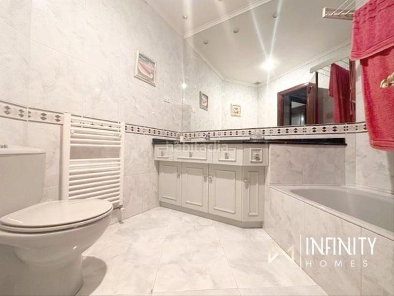 Foto fdaf0be7-e365-430a-bedc-3e57932e6389. Alquiler piso se alquila vivienda en abando con opción a parcela de garaje doble. en Bilbao