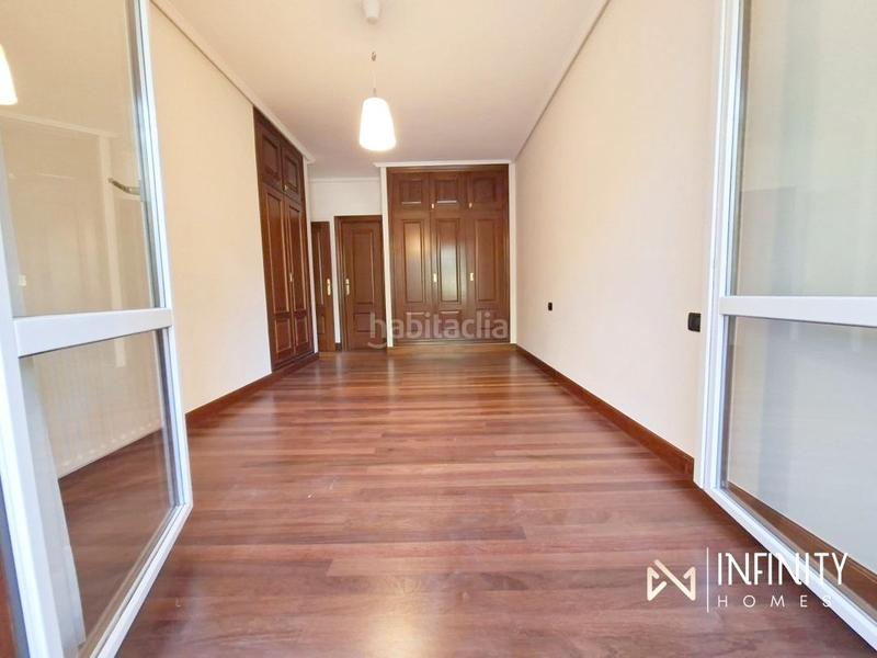 Foto dd4105bd-631a-4bf3-b65e-1c5523d9558d. Alquiler dúplex duplex en alquiler, en zona exclusiva de campo volantin en Bilbao