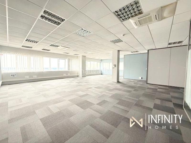 Foto cd8363a3-9fab-4ede-b9d1-f5a944ba7ee6. Ufficio con riscaldamento in Derio