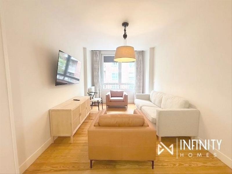 Foto 4b0fba59-b625-4bf0-93f1-3c475ab93c42. Alquiler piso se alquila vivienda para cortas estancias en la plaza indautxu en Bilbao