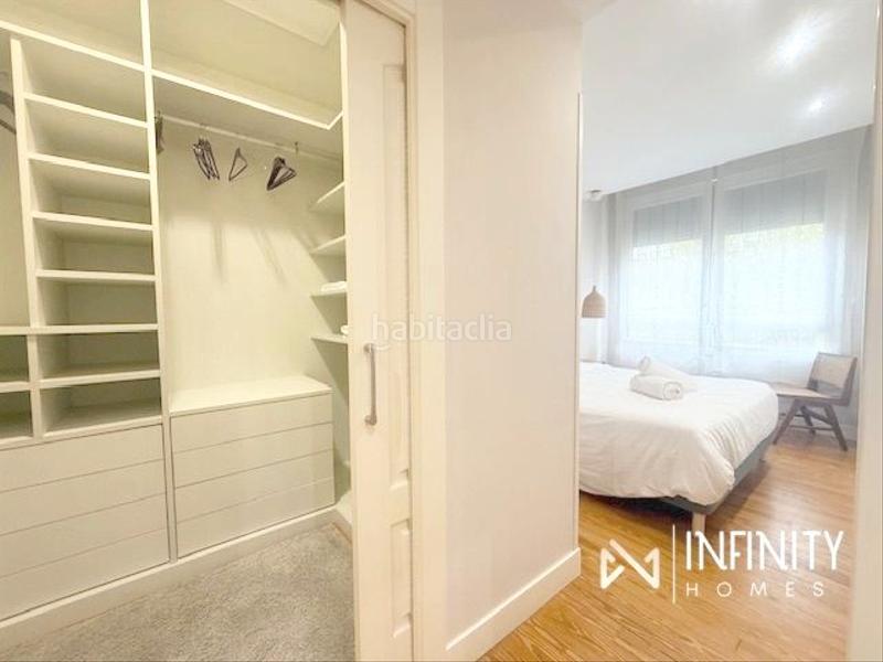 Foto 526e8d9a-2e8a-41b5-a98d-bbc9fb7e6150. Alquiler piso se alquila vivienda para cortas estancias en la plaza indautxu en Bilbao