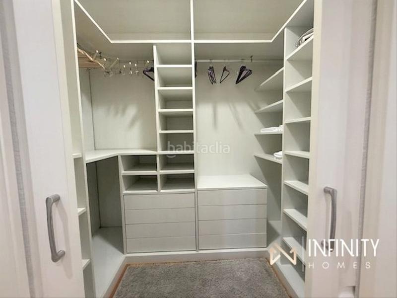 Foto bca5b155-5f3e-421d-9702-26459aeb8c55. Alquiler piso se alquila vivienda para cortas estancias en la plaza indautxu en Bilbao