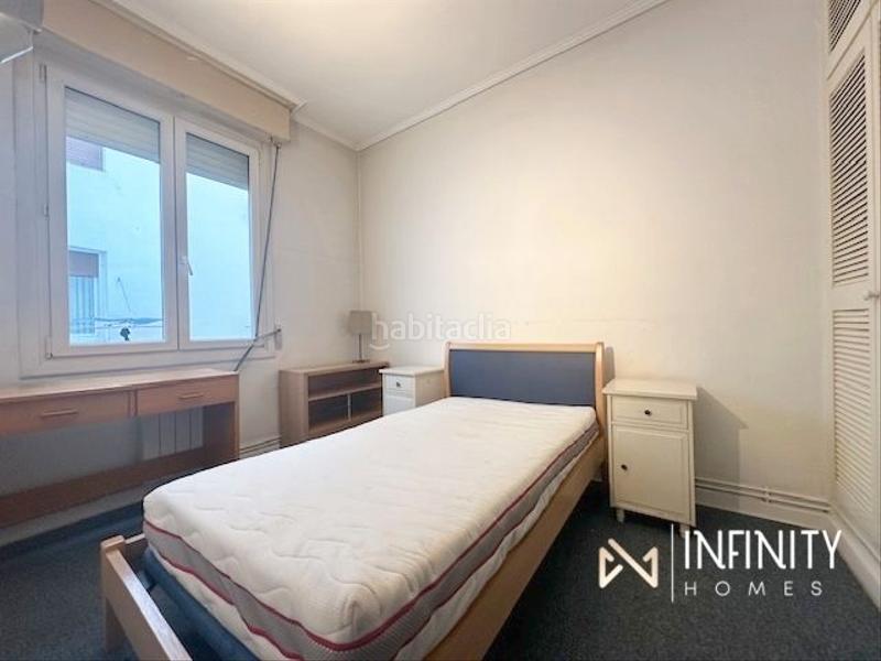 Foto 1a1bf849-545c-42ff-8f95-40908224ad91. Alquiler piso se alquila vivienda junto a zabalburu! en Bilbao