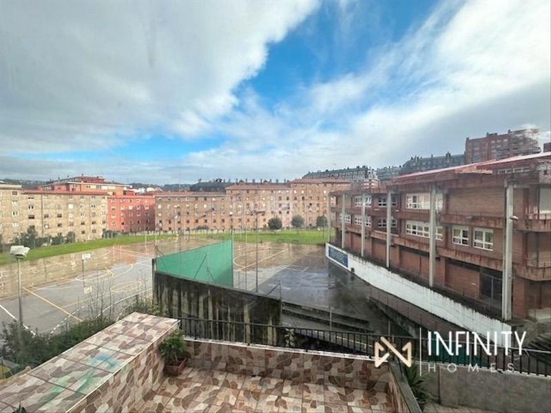 Foto 9eff0ecd-7a82-41e8-88f1-1a397073de61. Alquiler piso se alquila vivienda junto a zabalburu! en Bilbao