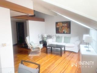 Dúplex  Adiskidetasun kalea. Se vende duplex en la plaza circular, en plena gran vía.