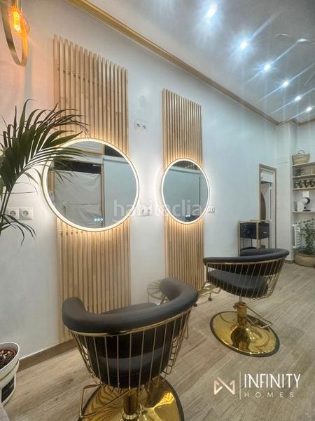 Foto 6258300a-f335-4bcb-beeb-069fa32d46e4. Alquiler local comercial oportunidad única de alquiler de peluquería en el edificio Albia! en Bilbao