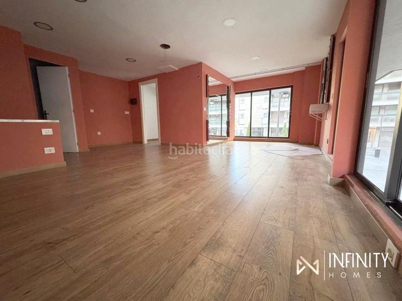 Foto f25ab66a-46fa-4520-8d5c-f2517391ca56. Alquiler local comercial se alquila local comercial en rodriguez arias en Bilbao