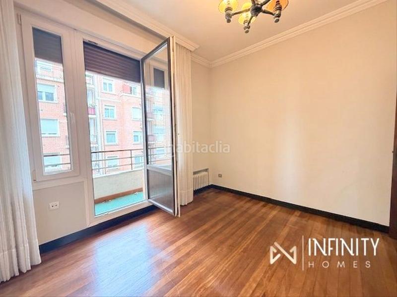 Foto 705ecb62-38d4-40de-a50a-b9f7380102bb. Etagenwohnung mit heizung parking in Basurtu Bilbao