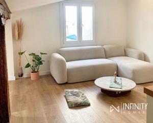 Rent Flat  Goienkale. Se alquila ático para cortas estancias en casco viejo.