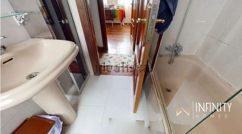 Foto a9a84989-2557-4669-be4e-61cfb0135e23. Alquiler piso se alquila vivienda temporal en campo volantin en Bilbao