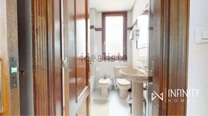 Foto fb624f5f-bc8a-4226-baa3-c43b34033a76. Alquiler piso se alquila vivienda temporal en campo volantin en Bilbao