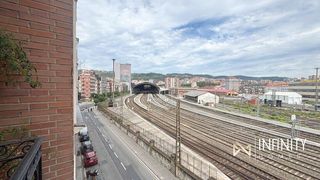Miete Etagenwohnung  García salazar kalea. Se alquila vivienda para temporadas junto a la estacion de tren