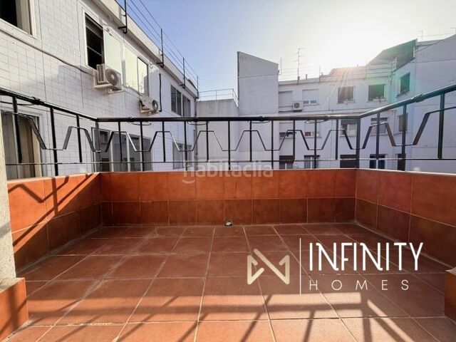 Foto 563277f6-8e1b-4227-ab56-b18385511f60. Alquiler piso se alquila vivienda reformada en indautxu, para cortas estancias! en Bilbao