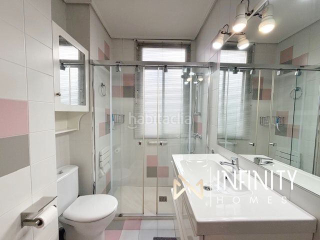 Foto 5be52301-0f4e-48f3-9542-dd6679fab6a4. Alquiler piso se alquila vivienda reformada en indautxu, para cortas estancias! en Bilbao