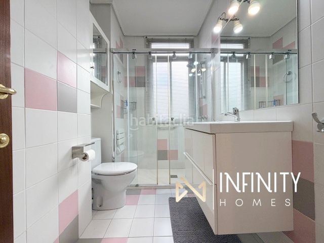 Foto ea316a06-fb15-471a-a620-79a34c120083. Alquiler piso se alquila vivienda reformada en indautxu, para cortas estancias! en Bilbao