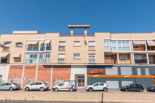 Pis  Avenida madrid. Piso en molina de segura