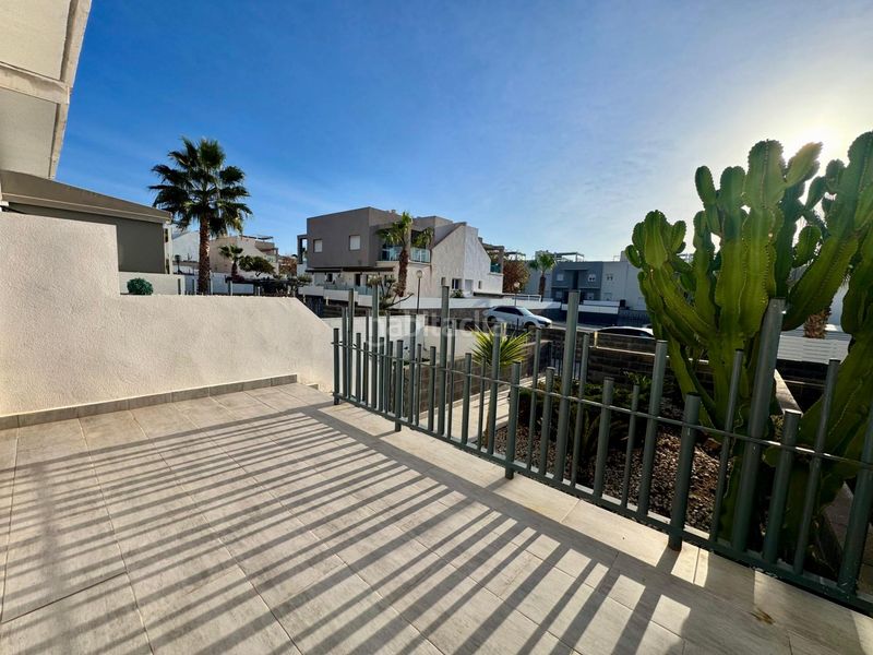 Foto 6ce253a6-ea2a-4b7d-ac63-24dece420d41. Casa adossada amb aparcament piscina a Parque Acuático - Sector 25 Torrevieja