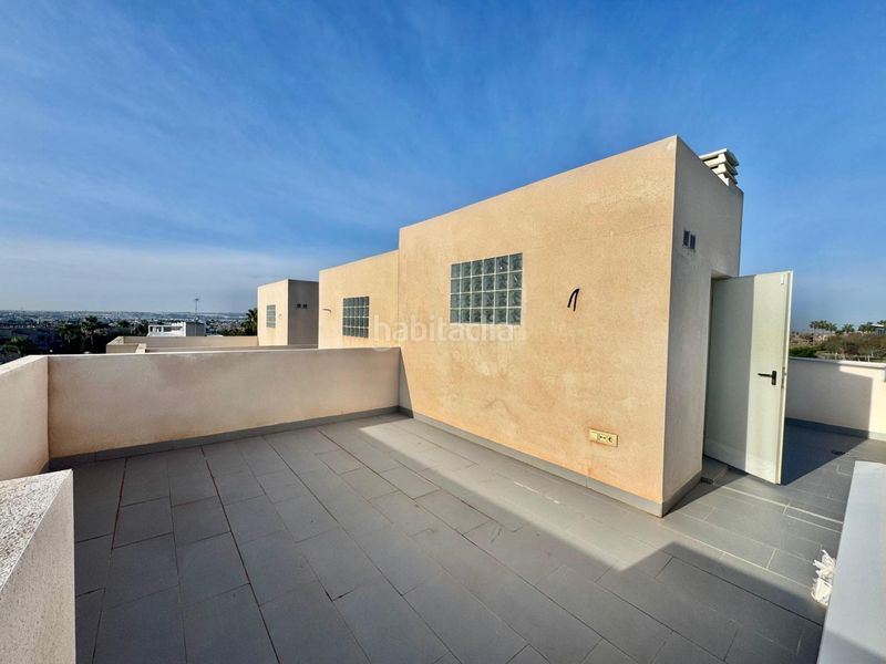 Foto e0a0f554-d07d-4fd2-b69d-2b3b19134250. Casa adossada amb aparcament piscina a Parque Acuático - Sector 25 Torrevieja