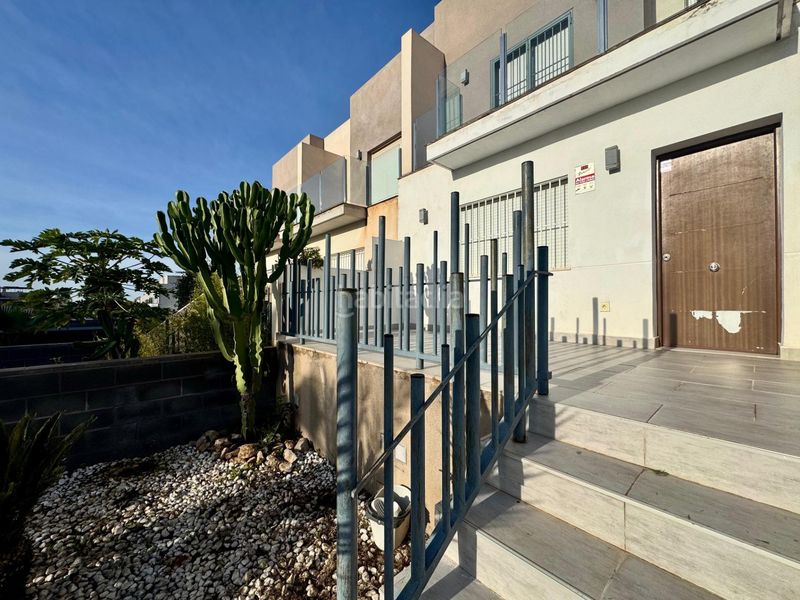 Foto edbb91ab-80fe-4e15-8d30-fa87ae8b3194. Casa adossada amb aparcament piscina a Parque Acuático - Sector 25 Torrevieja